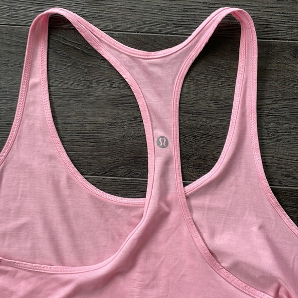 #16 Lululemon tank🍋 - Picture 3 of 4